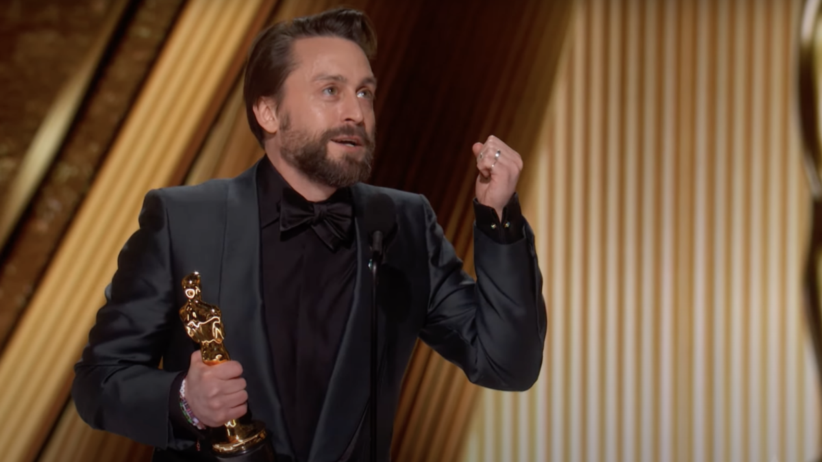 Kieran Culkin accepts Oscar for Best Supporting Actor